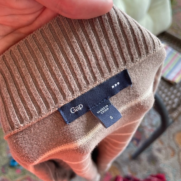 Light weight tan sweater - Picture 3 of 3